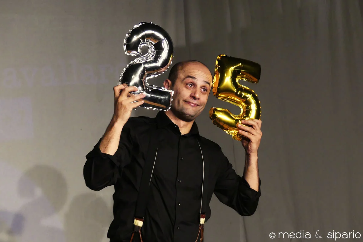 25 e non sentirli (recensione)