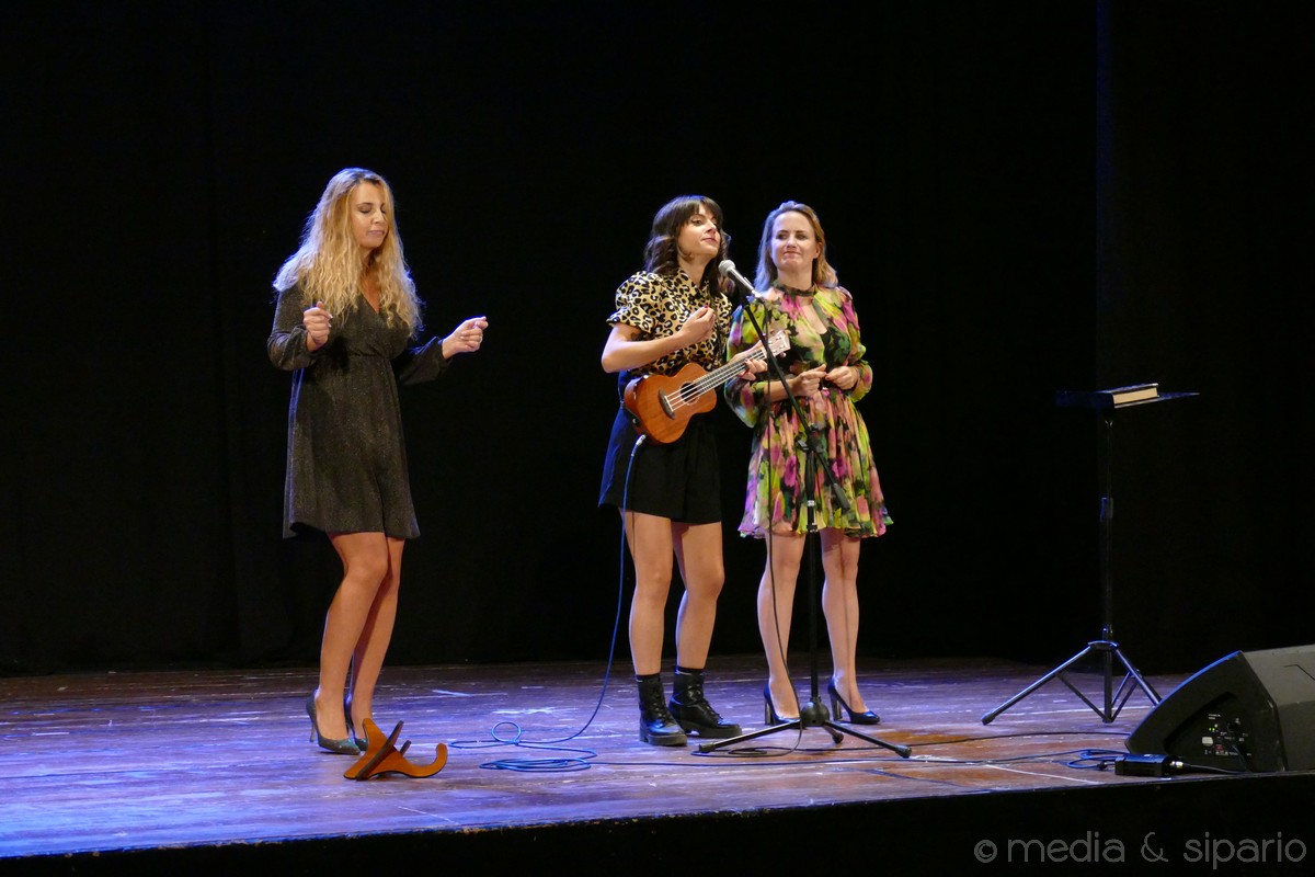 Stand Up Women Comedy: Tri is megl che uan (recensione)