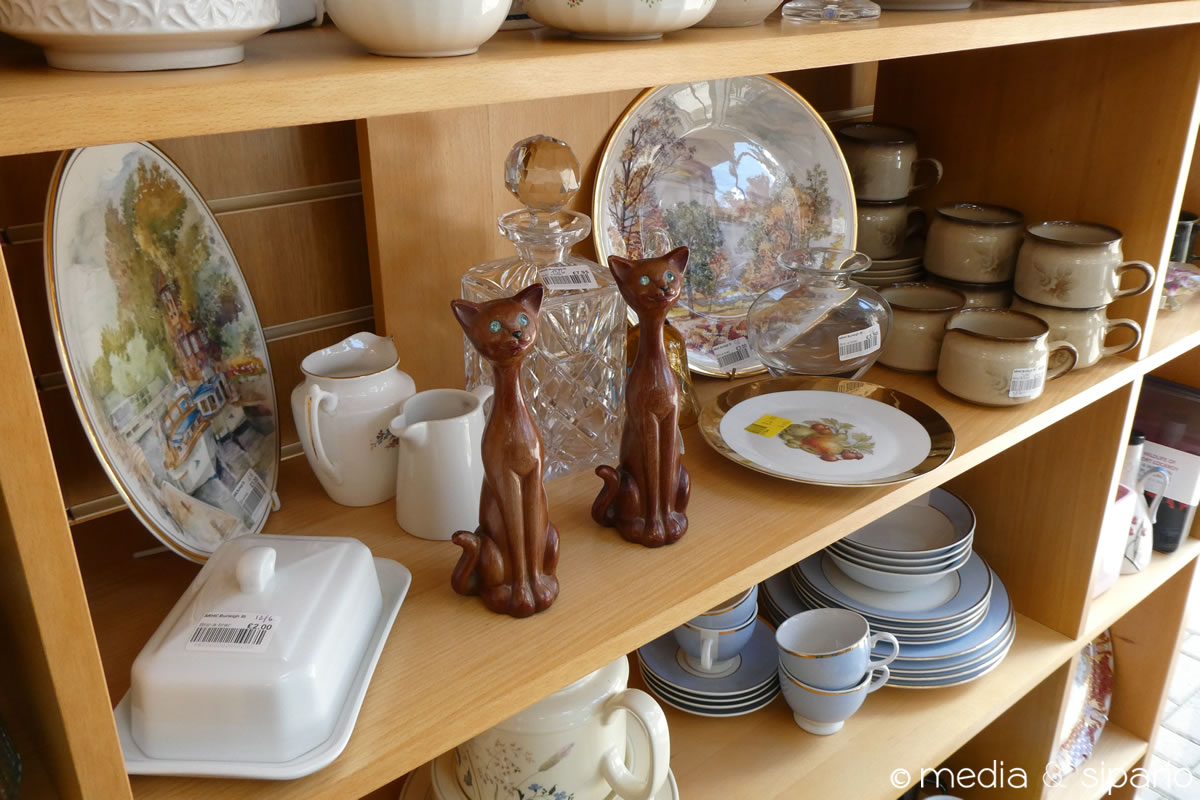 Charity Shop: il riuso che fa del bene