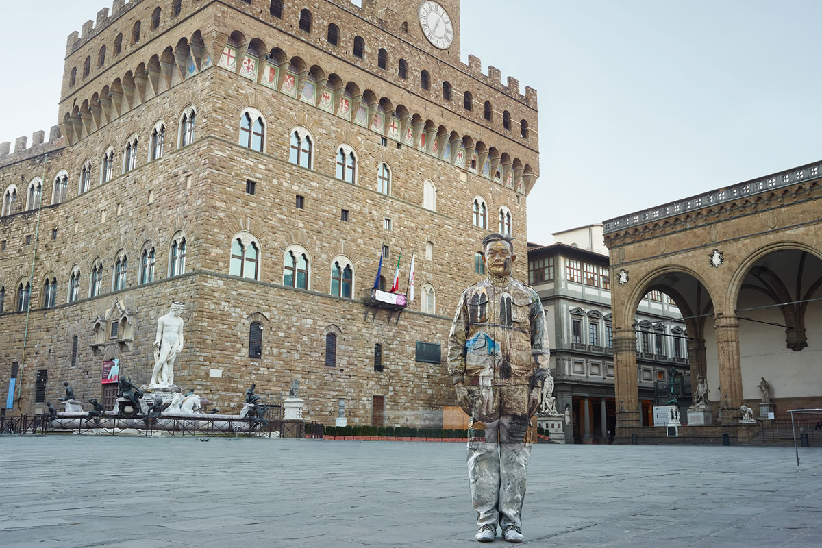 Liu Bolin Hiding in Florence